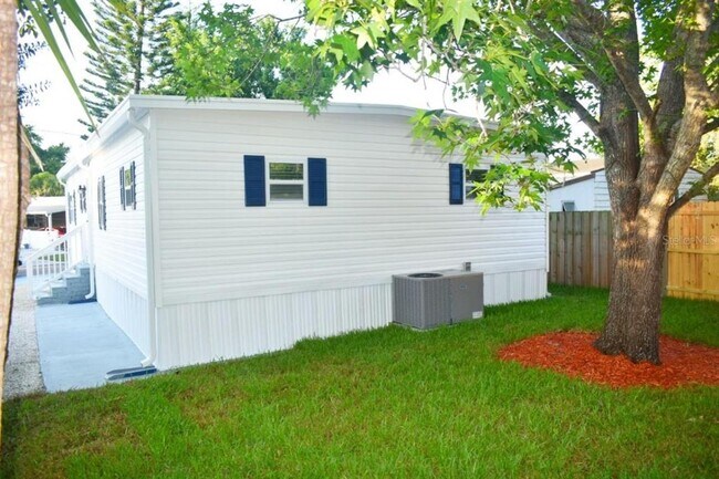 Building Photo - 608 River Village Dr