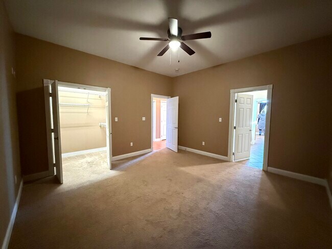 Building Photo - 98 Melrose Dr