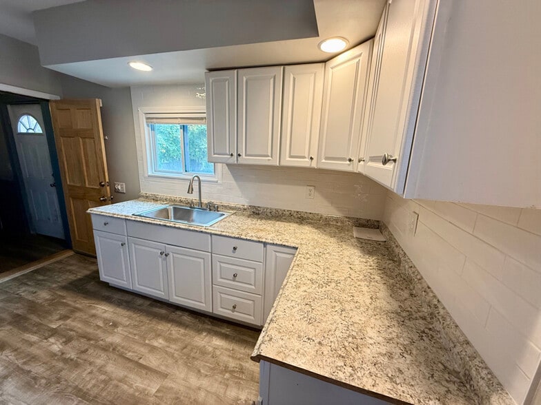 Building Photo - 43 Fruit Hill Ave