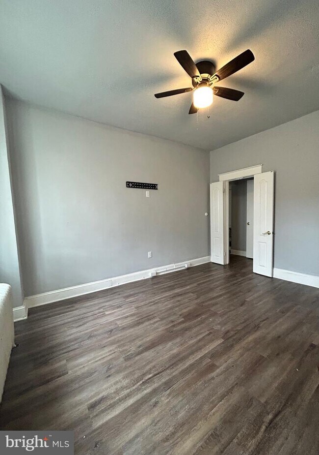 Building Photo - 3819 Woodlea Ave