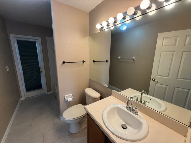 Building Photo - 2735 Cedaridge Cir