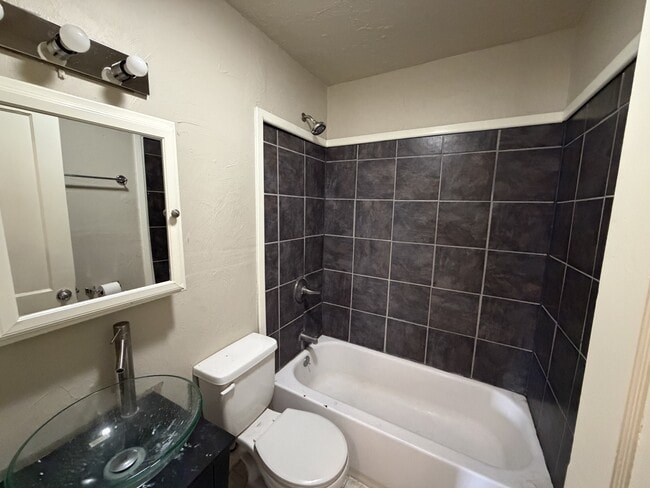 Building Photo - 2818 41st St