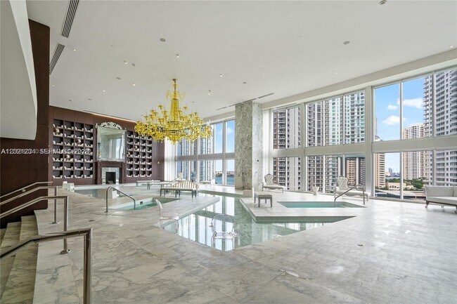 Building Photo - 475 Brickell Ave