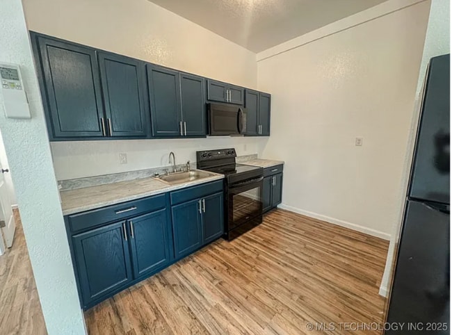 Building Photo - 918 Coy Ave