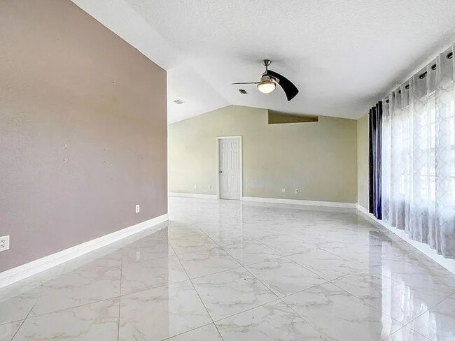 Building Photo - Remodeled Home Near Schools