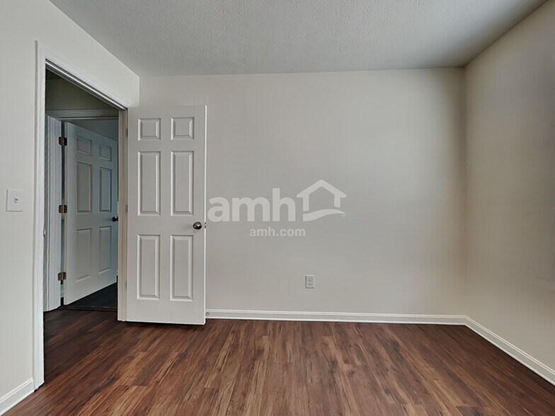 Building Photo - 4206 N Gensen Loop