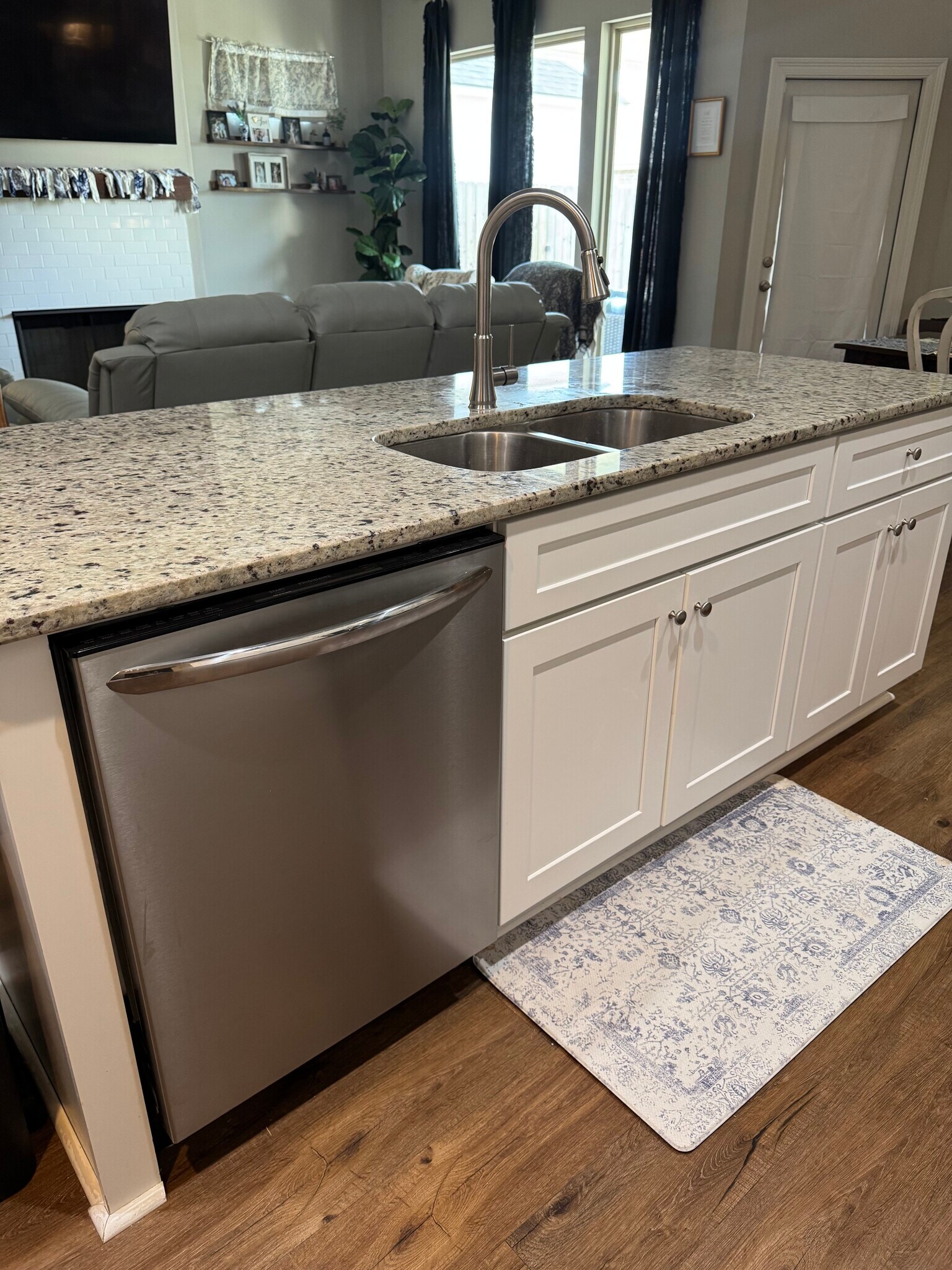 Building Photo - 103 Ella Hill St