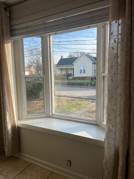 Building Photo - 1312 Hawkins St