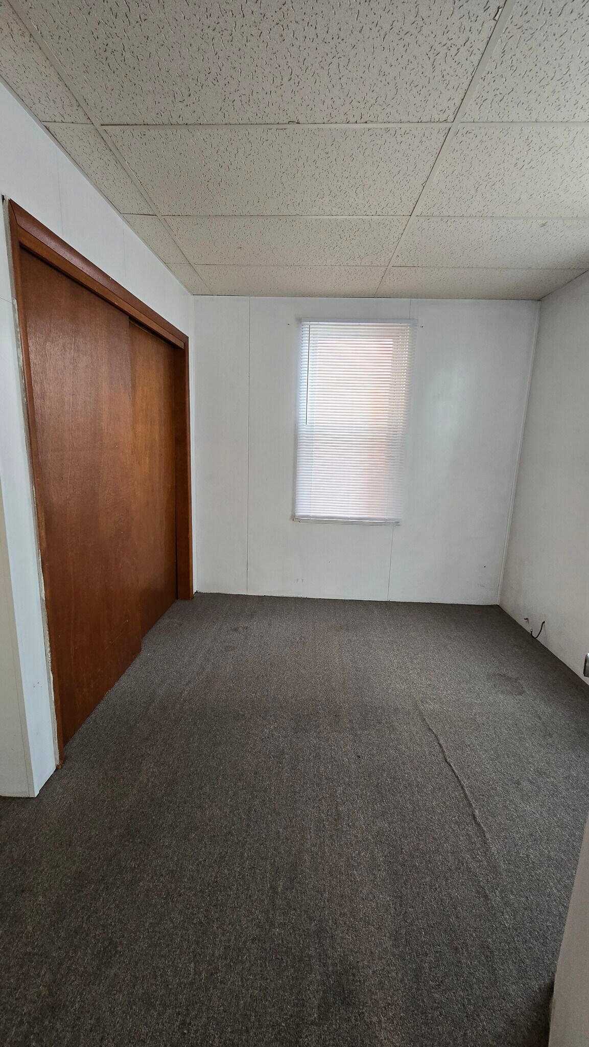 bedroom - 626 W Pittsburgh St