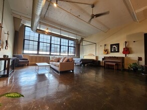 Building Photo - Downtown Saint Paul DREAM Loft-  Close to work, coffee, bars, restaurants, and light rail