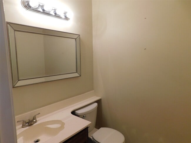 Building Photo - 3303 Rimrock Dr