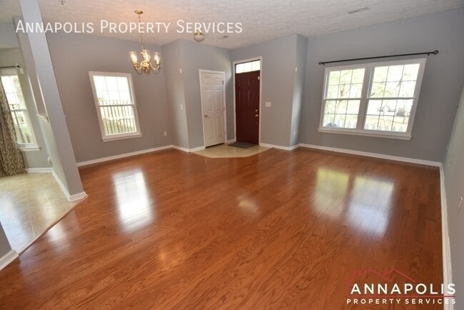 Building Photo - 8203 Barrington Ct