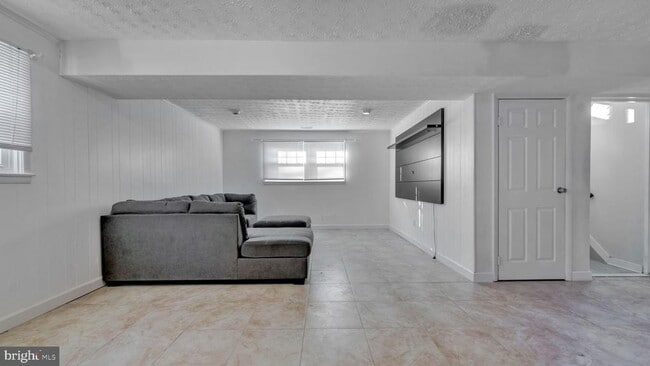 Building Photo - 1312 Magnolia Ave