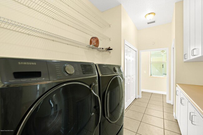 Building Photo - 845 S Tropical Trail