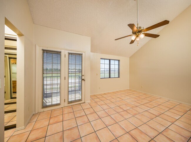 Building Photo - 2BR-2BATH  IN SOUGHT AFTER TWELVE HUNDRED RIVER CONDOS