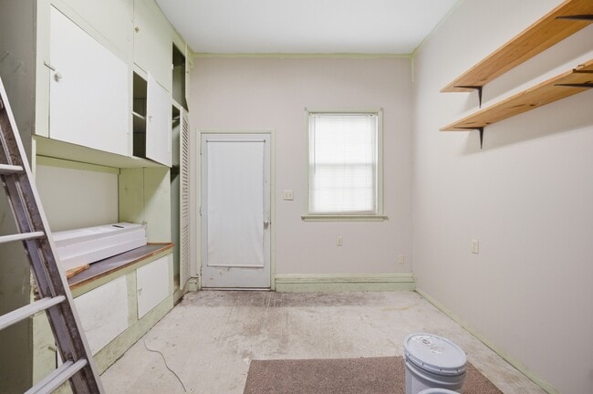 Building Photo - 1210 Pansy St