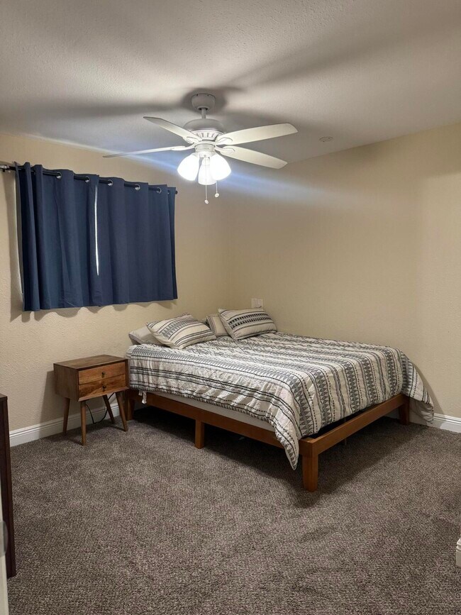 Building Photo - 1604 SE Apache Ave