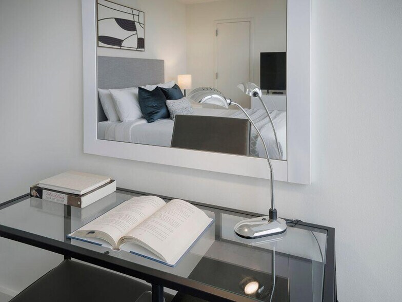 Building Photo - 5 Pennsylvania Plaza