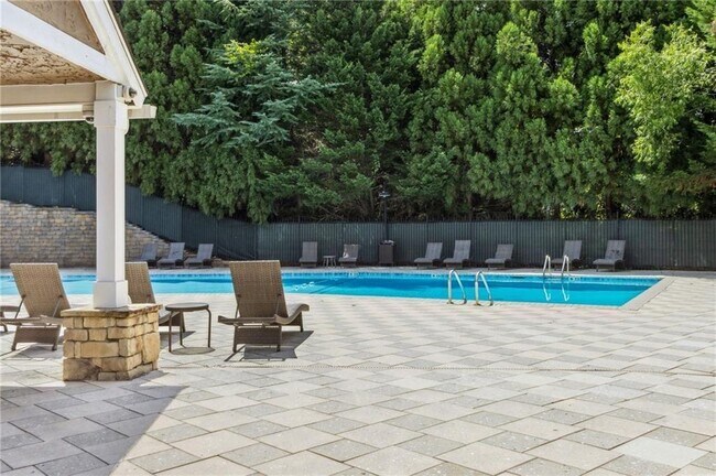 Building Photo - 3155 7 Pines Ct NW