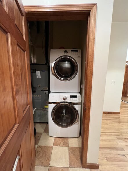 washer/dryer - 110 1/2 E 6th St