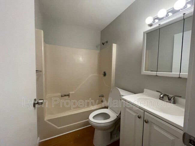 Building Photo - 235 Weeden St