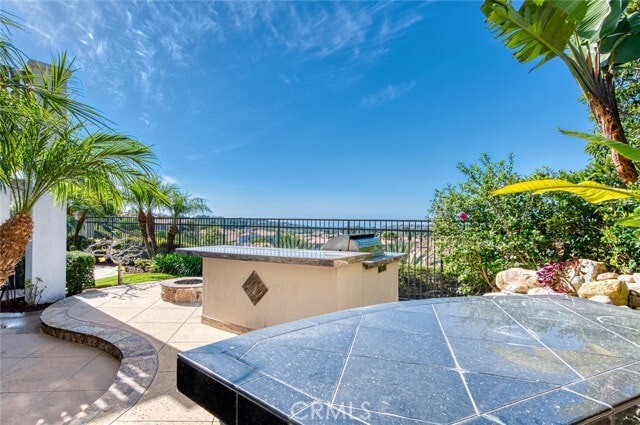 Building Photo - 9 Marisol