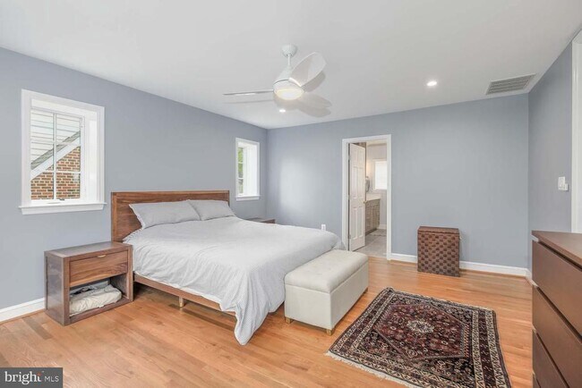 Building Photo - 3209 Thornapple St