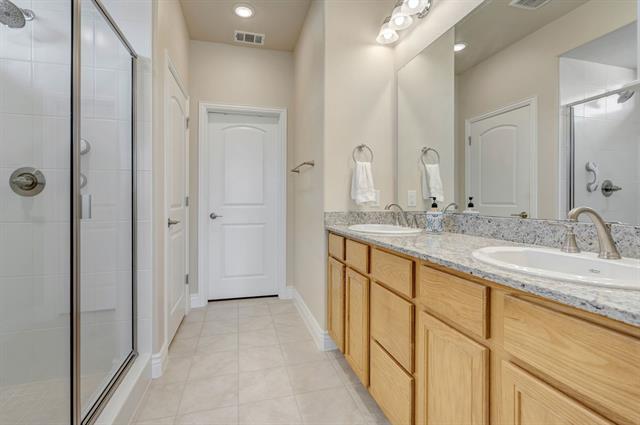 Building Photo - 9625 Heartwood Dr