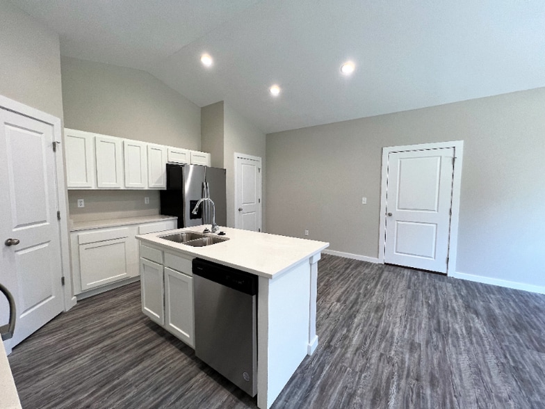 Building Photo - 13513 Haskell Ct