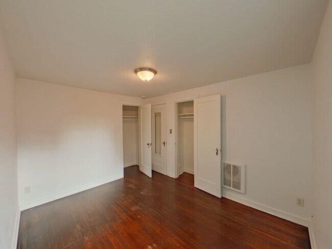 Building Photo - Glacier Tri-Plex