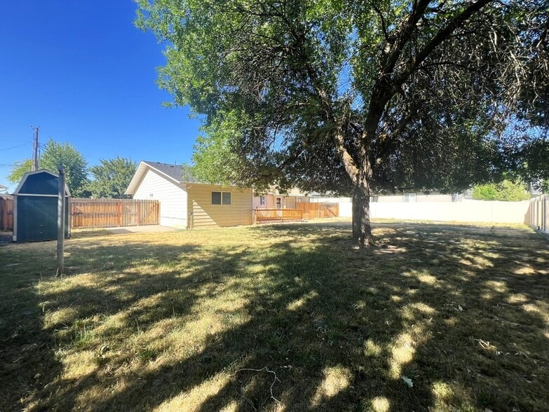 Building Photo - 8725 W Cory Ln