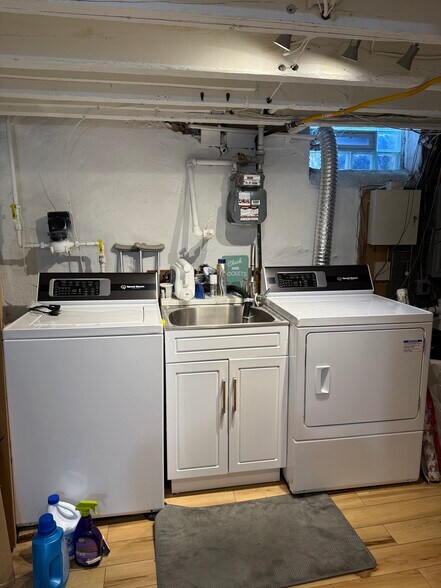 Laundry - 1617 Olive St
