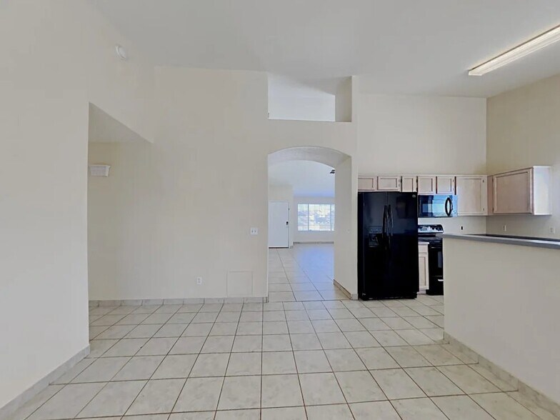 Building Photo - 14327 W Lamoille Dr