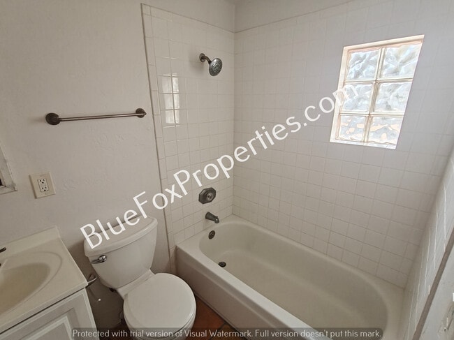 Building Photo - 3401 E Bermuda St