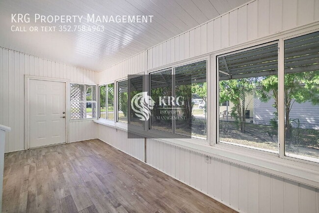 Building Photo - 1001 Nell Way