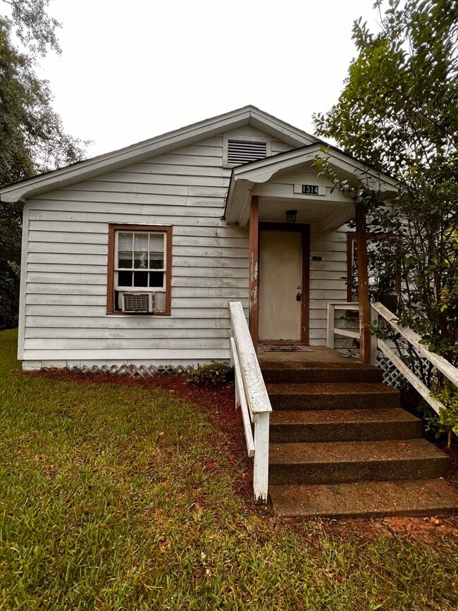 Primary Photo - 1314 Stone Rd