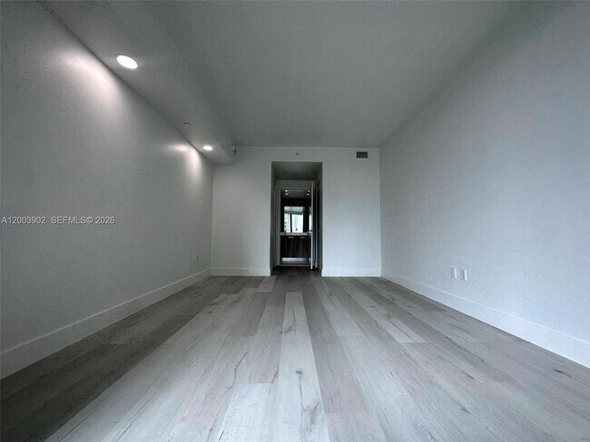 Building Photo - 501 NE 31st St