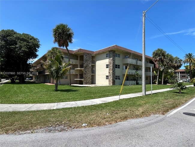 Building Photo - 7505 SW 82nd St