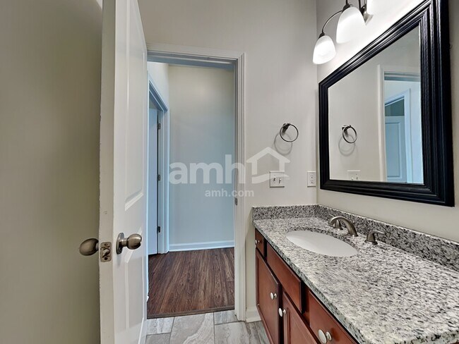 Building Photo - 280 Cameron St