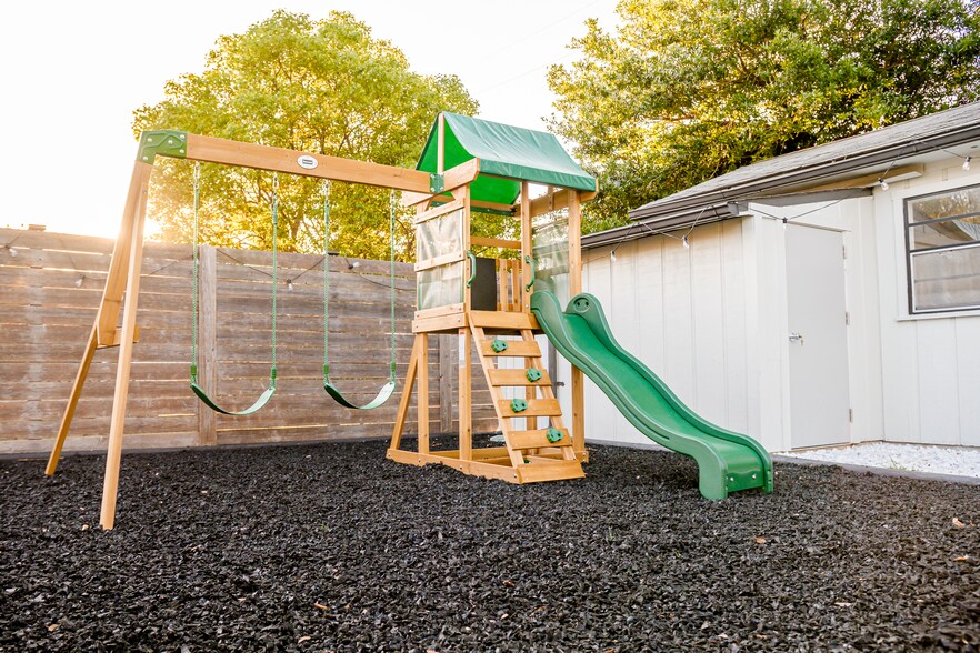 Building Photo - 3811 Hargill Dr