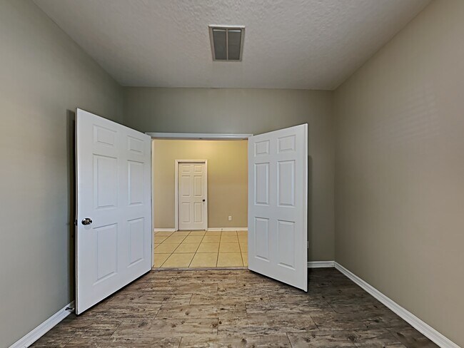 Building Photo - 3821 Enchantment Ln