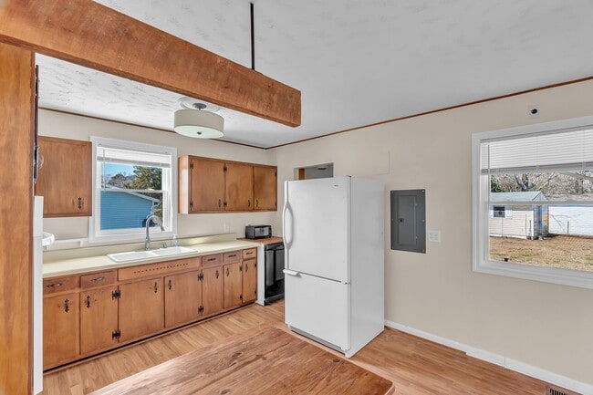 Building Photo - 306 Glancy St