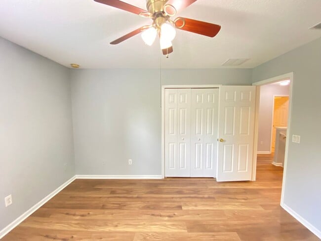 Building Photo - 5 bed / 2.5 bath Lake Nona Townhome!