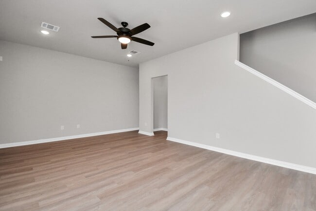 Building Photo - 27023 Beacon Glen Dr