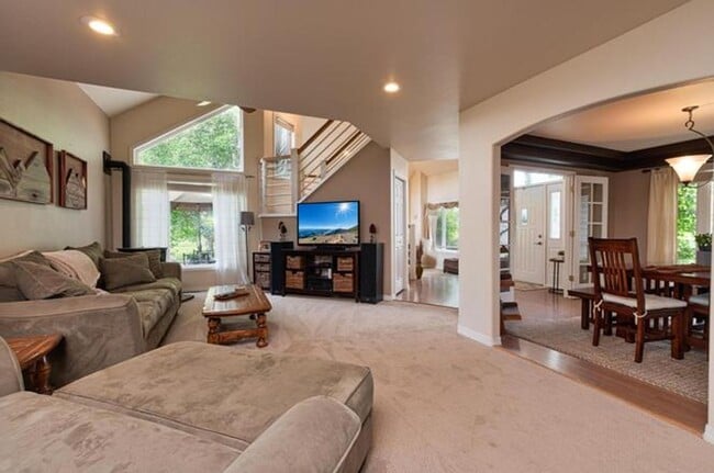 Building Photo - Beautiful home in Haven Heights