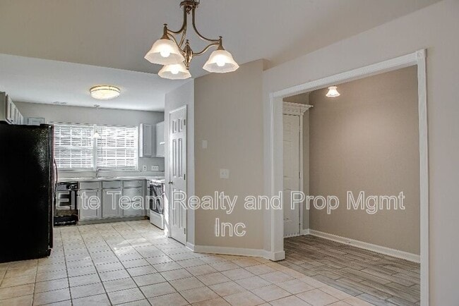 Building Photo - 2132 Mallard Woods Pl