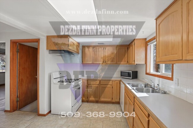 Building Photo - 3+ bedroom, 1 bath in Mead District