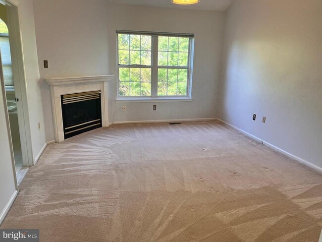 Building Photo - 637 Fawn Cir