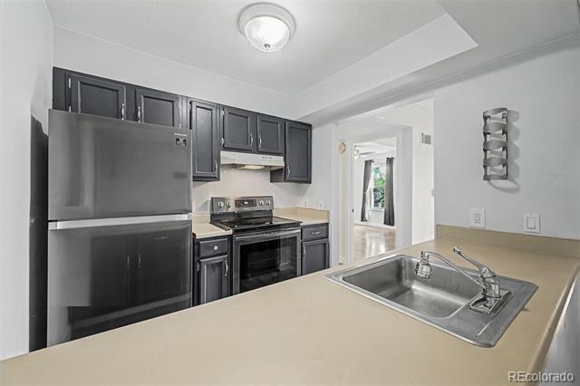 Building Photo - 7665 E Eastman Ave