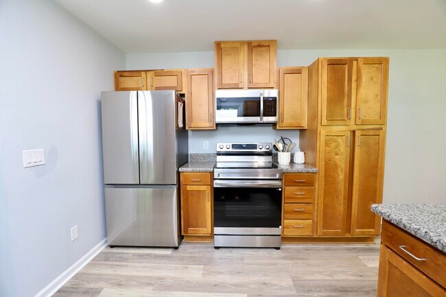 Building Photo - 6 Hilliard Dr